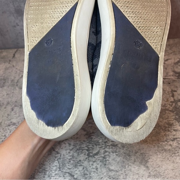 Rothys Slip On Sneakers Womens sz 8 - Picture 9 of 10